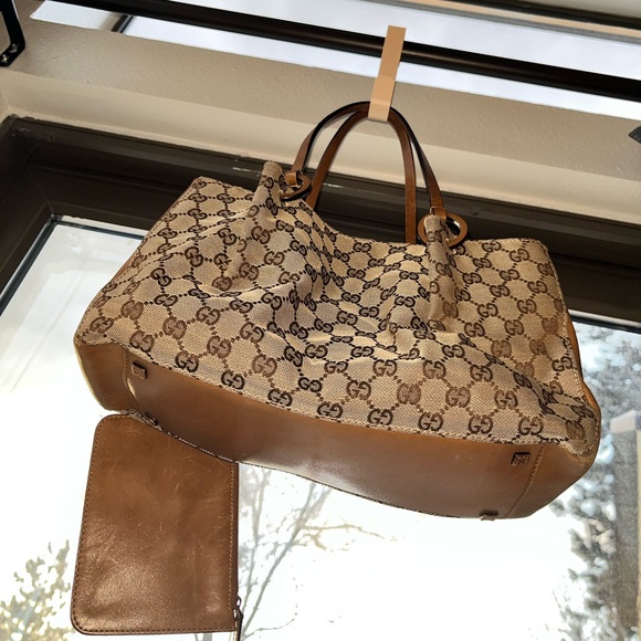 Gucci Beige and Brown Shoulder Bag - Picture 16 of 16